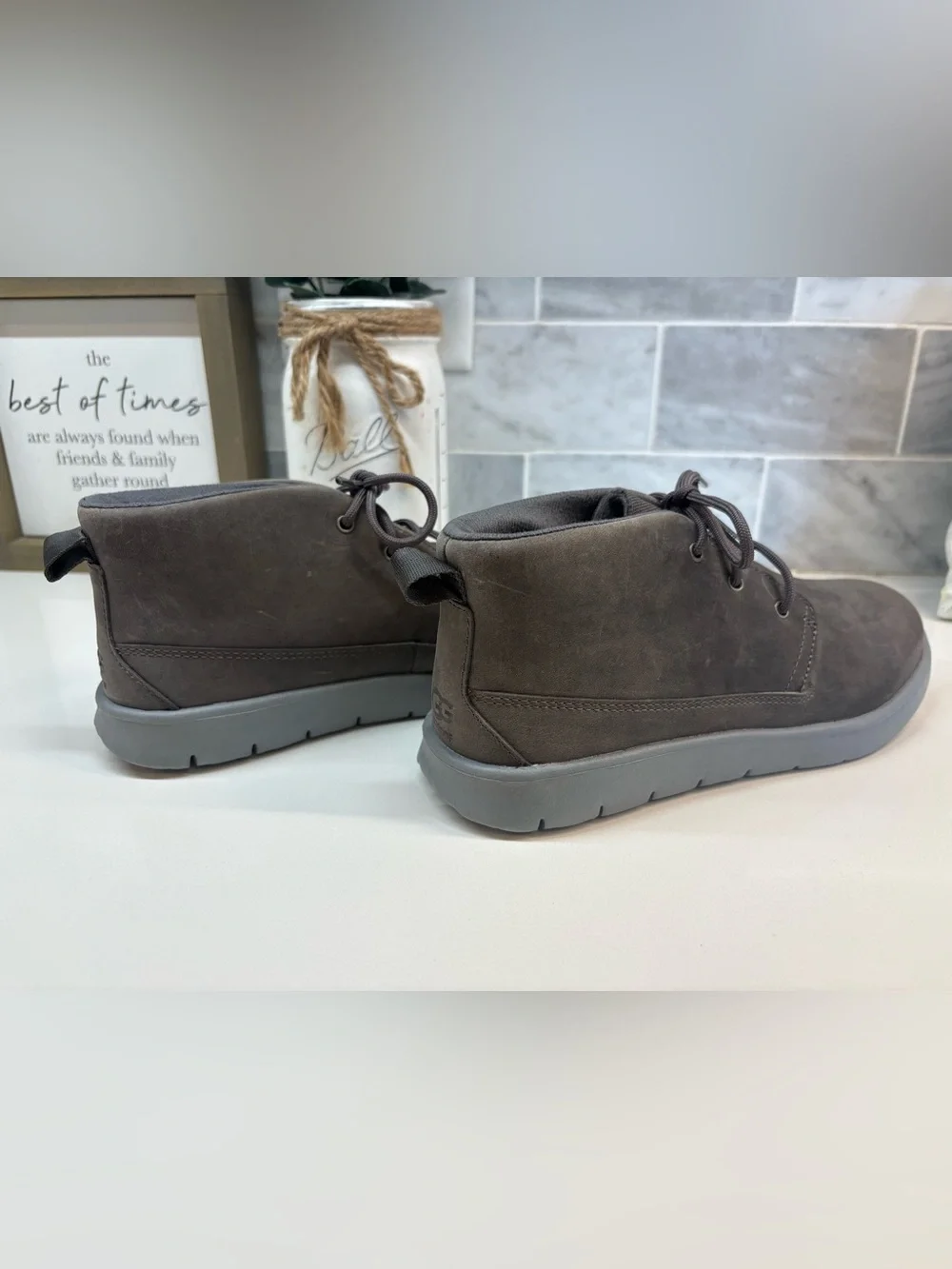 N/A ugg treadlite